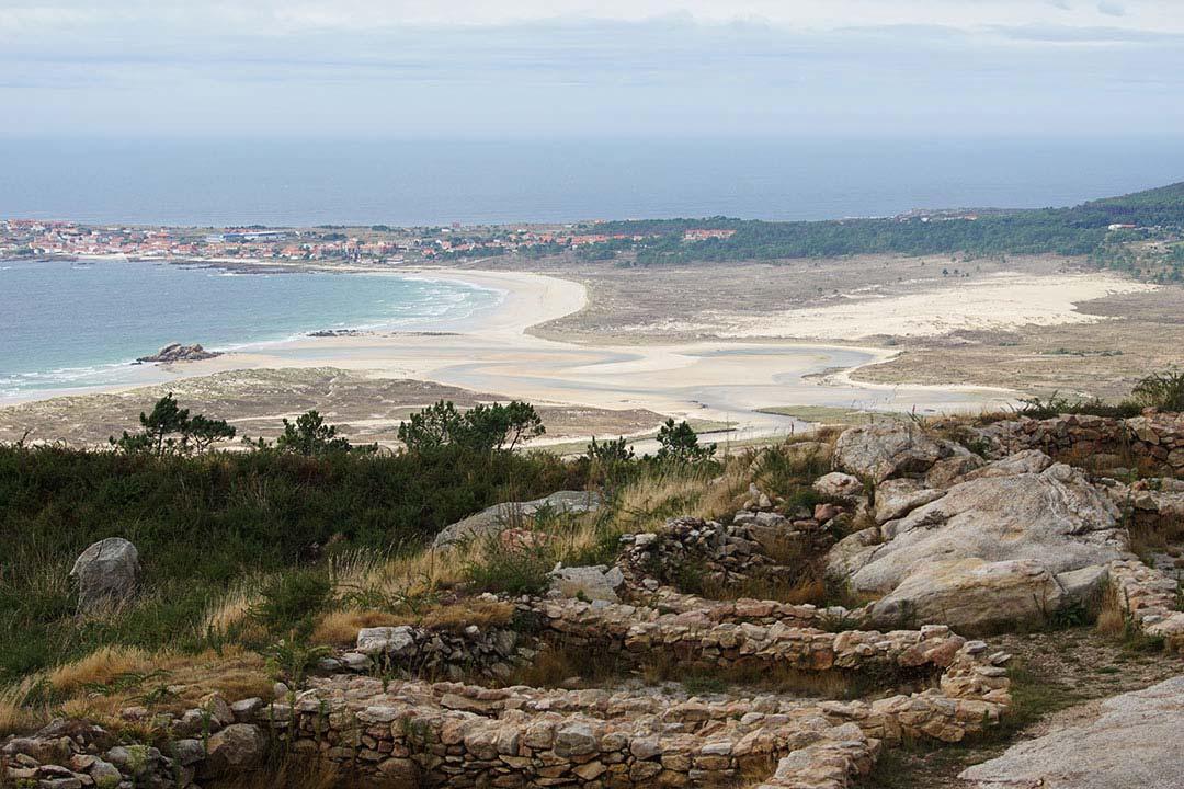 Complexo dunar de Corrubedo e lagoas de Carregal e Vixán <i>Un beso del Atlántico fruto del viento y el agua</i>